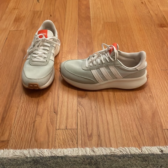 Adidas Run 70s Sneaker - Picture 3 of 5